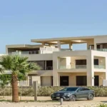 فلل للبيع في قرية هاسيندا وايت الساحل الشمالي بمساحة 610 م² سيدي عبد الرحمن